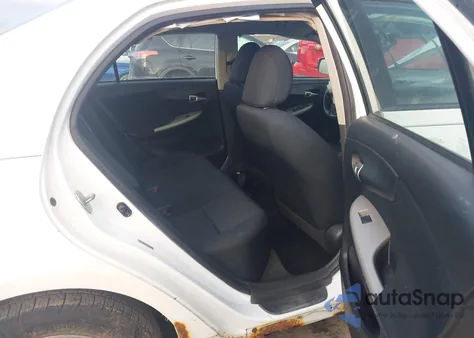 2010 Toyota Corolla S z USA, uszkodzony, nr VIN 1NXBU4EEXAZ266611